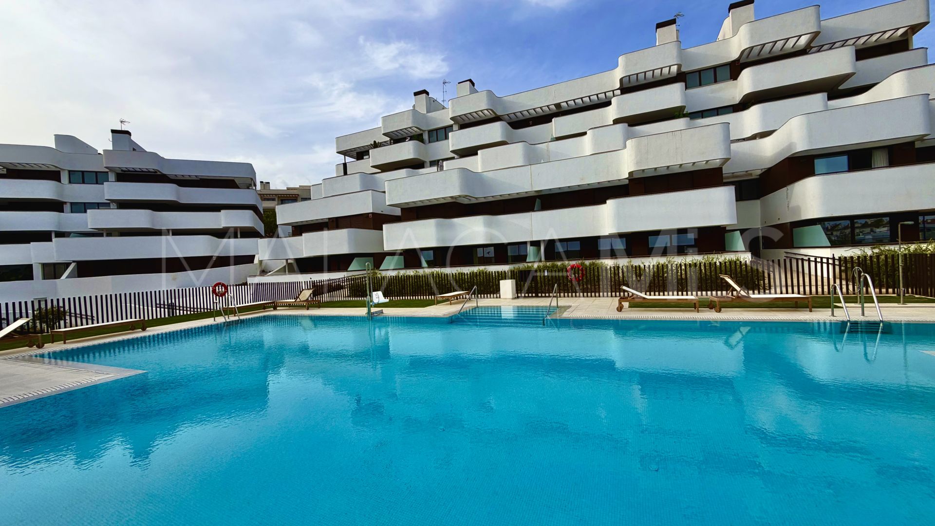 Ground floor apartment with 2 bedrooms for sale in Estepona Town