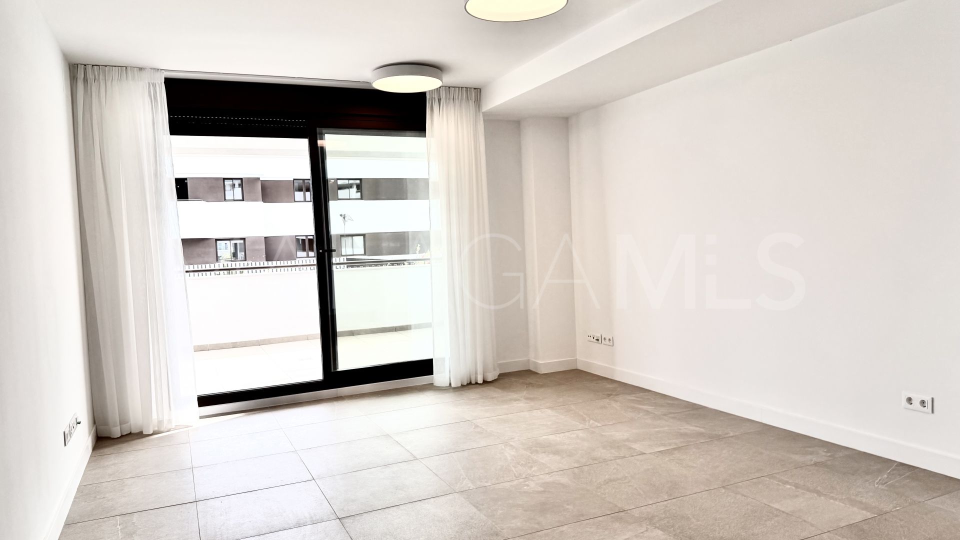 Ground floor apartment with 2 bedrooms for sale in Estepona Town