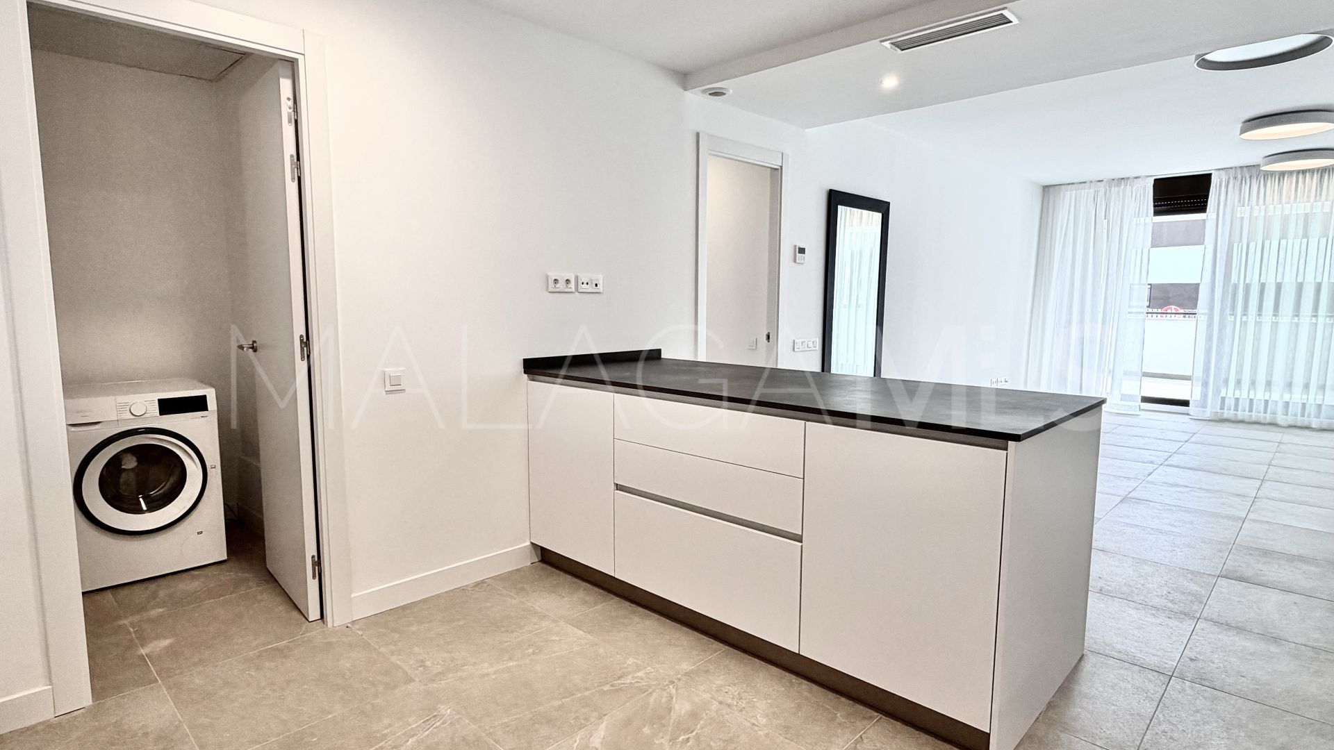 Ground floor apartment with 2 bedrooms for sale in Estepona Town