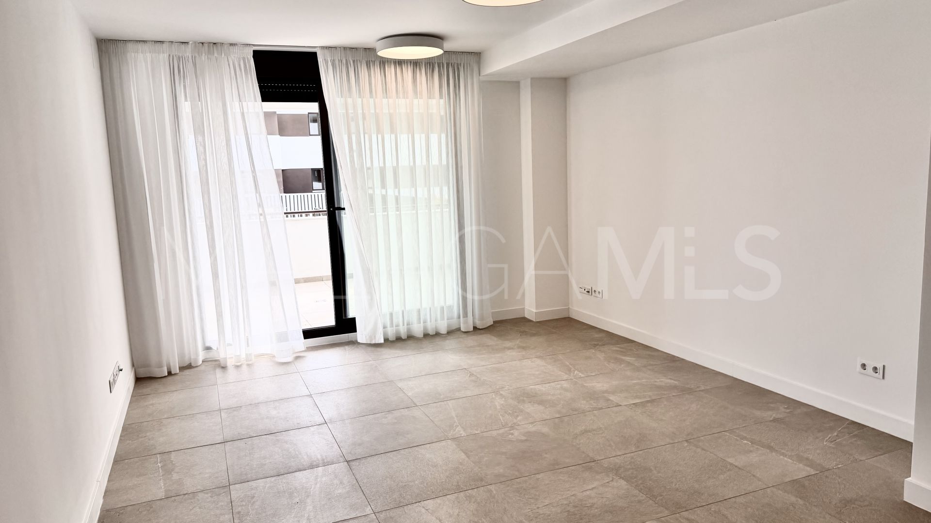 Ground floor apartment with 2 bedrooms for sale in Estepona Town