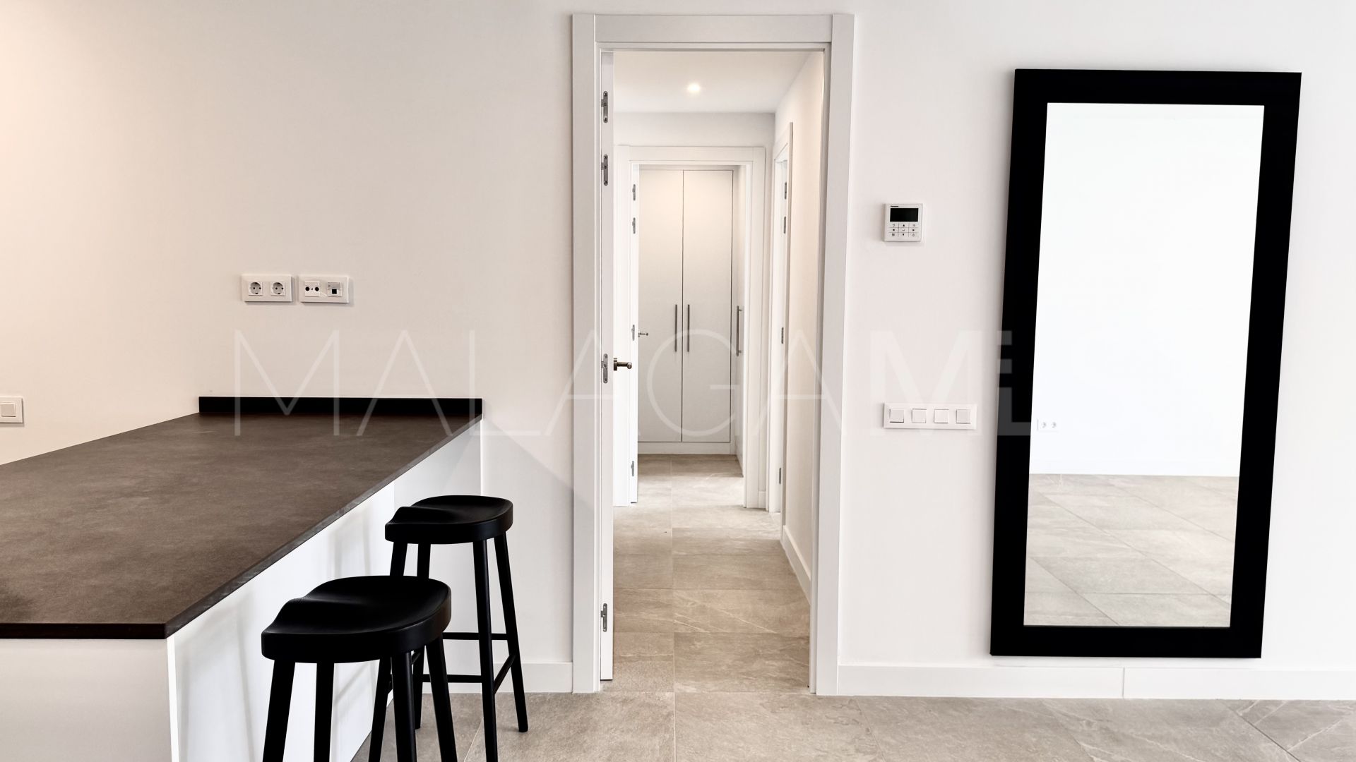 Ground floor apartment with 2 bedrooms for sale in Estepona Town