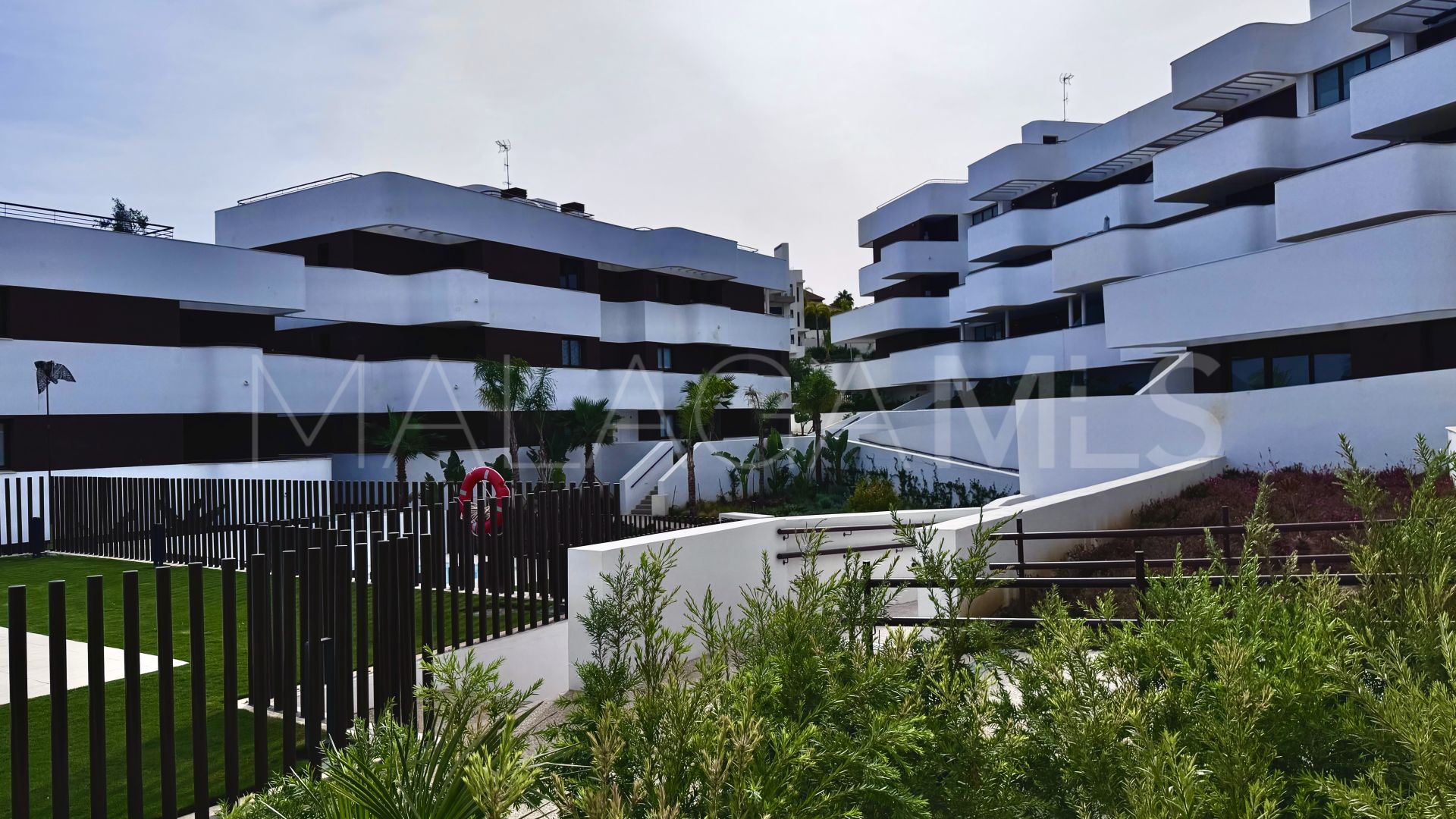 Ground floor apartment with 2 bedrooms for sale in Estepona Town