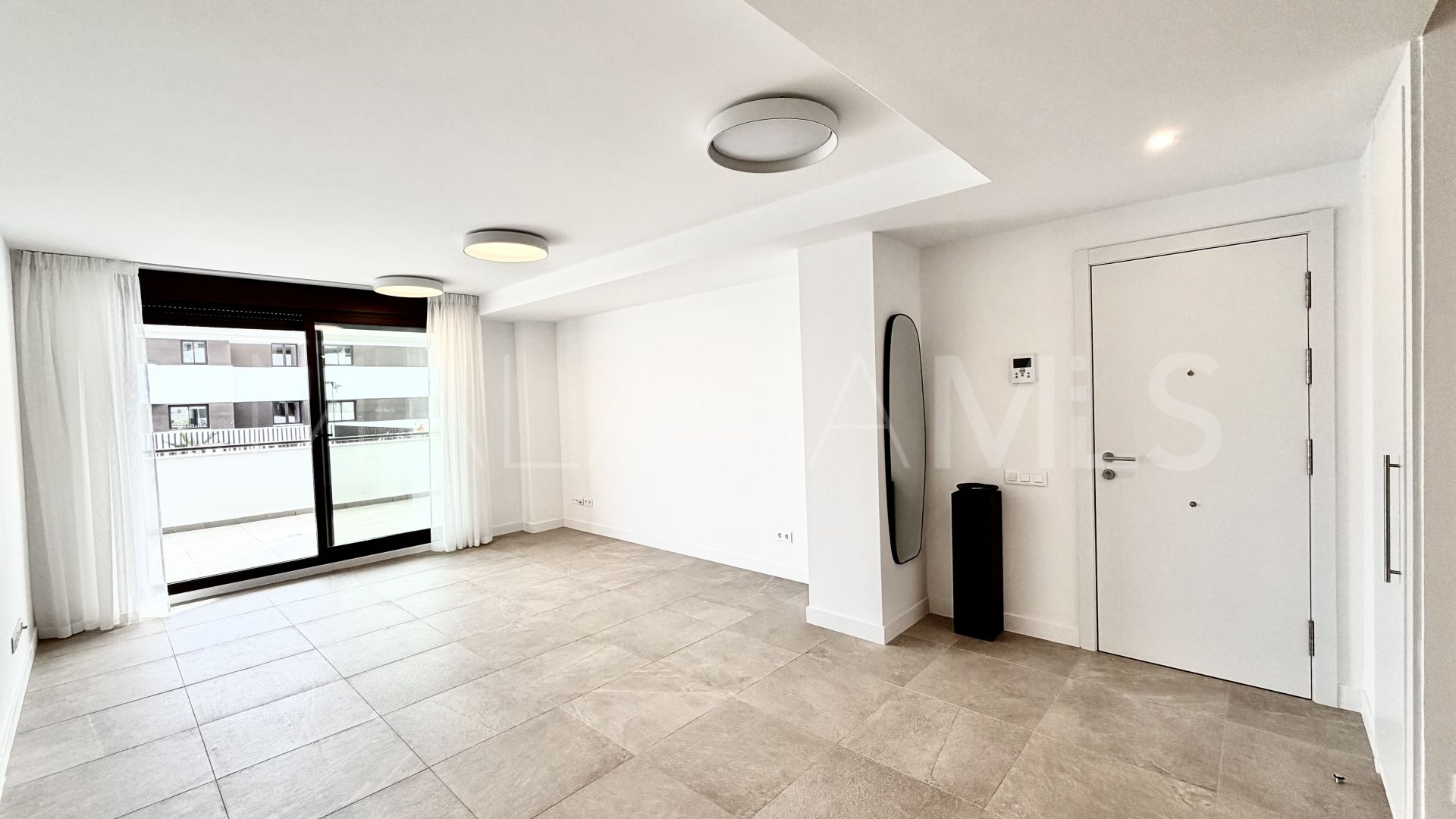 Ground floor apartment with 2 bedrooms for sale in Estepona Town