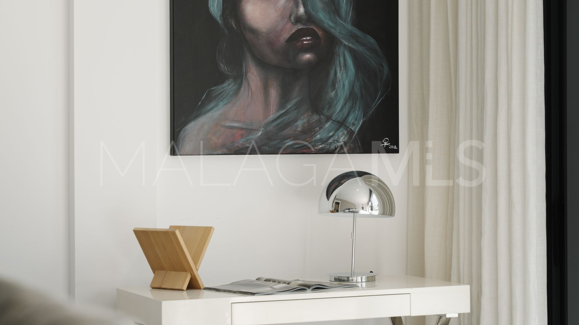 Villa for sale in Nueva Andalucia