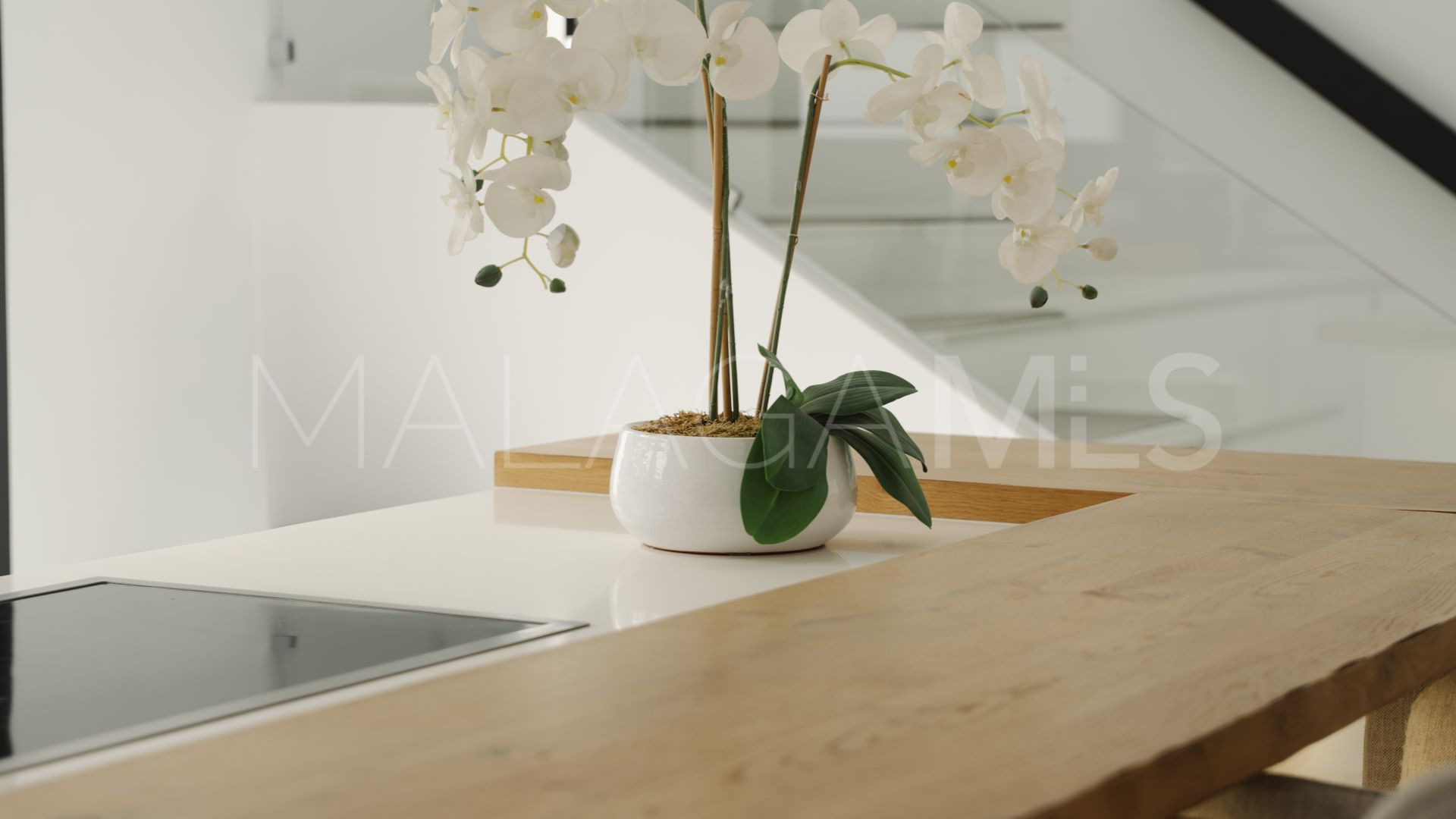 Villa for sale in Nueva Andalucia