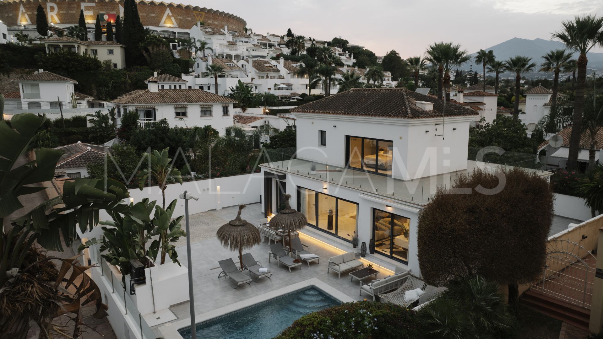 Villa for sale in Nueva Andalucia