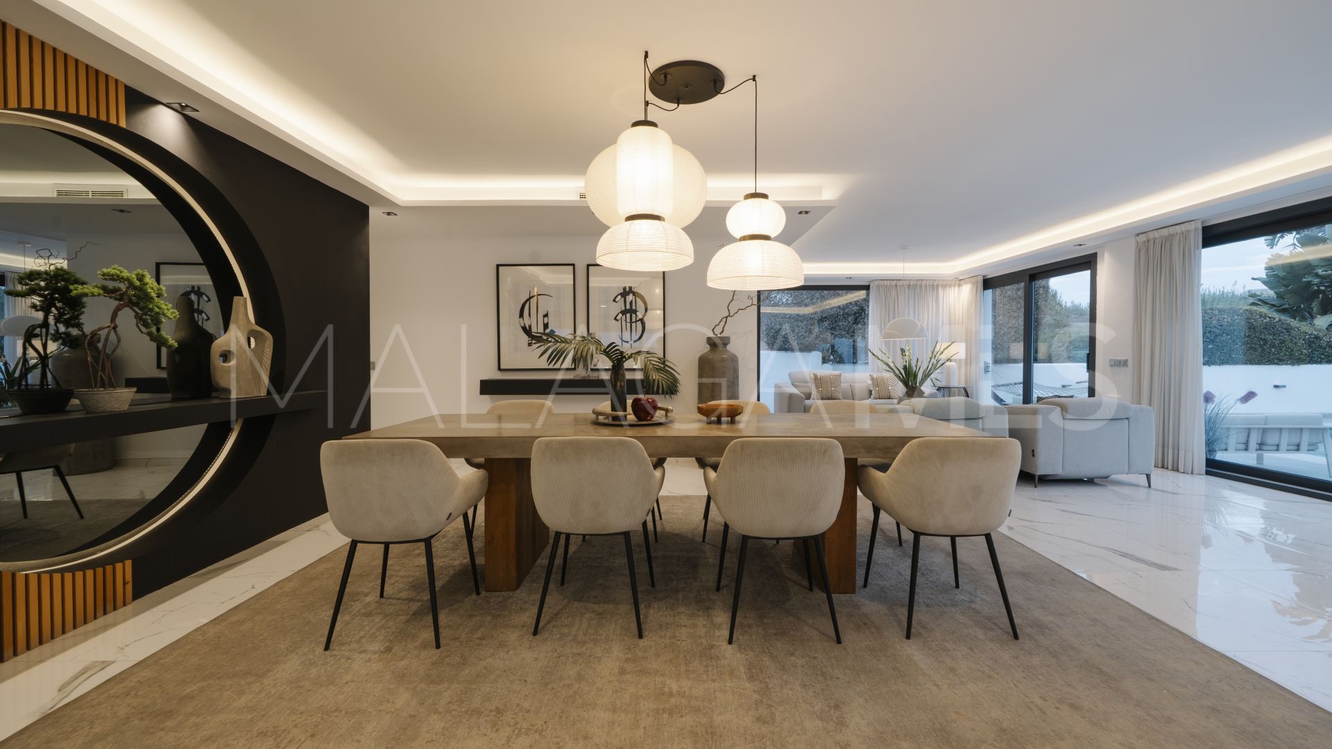 Villa for sale in Nueva Andalucia