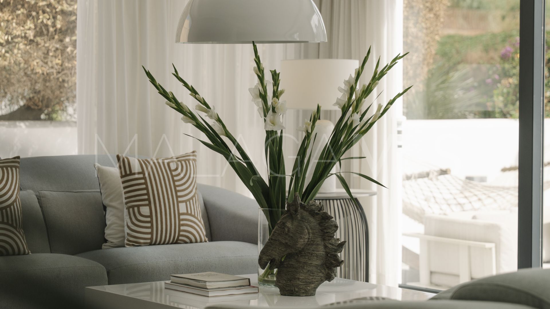 Villa for sale in Nueva Andalucia