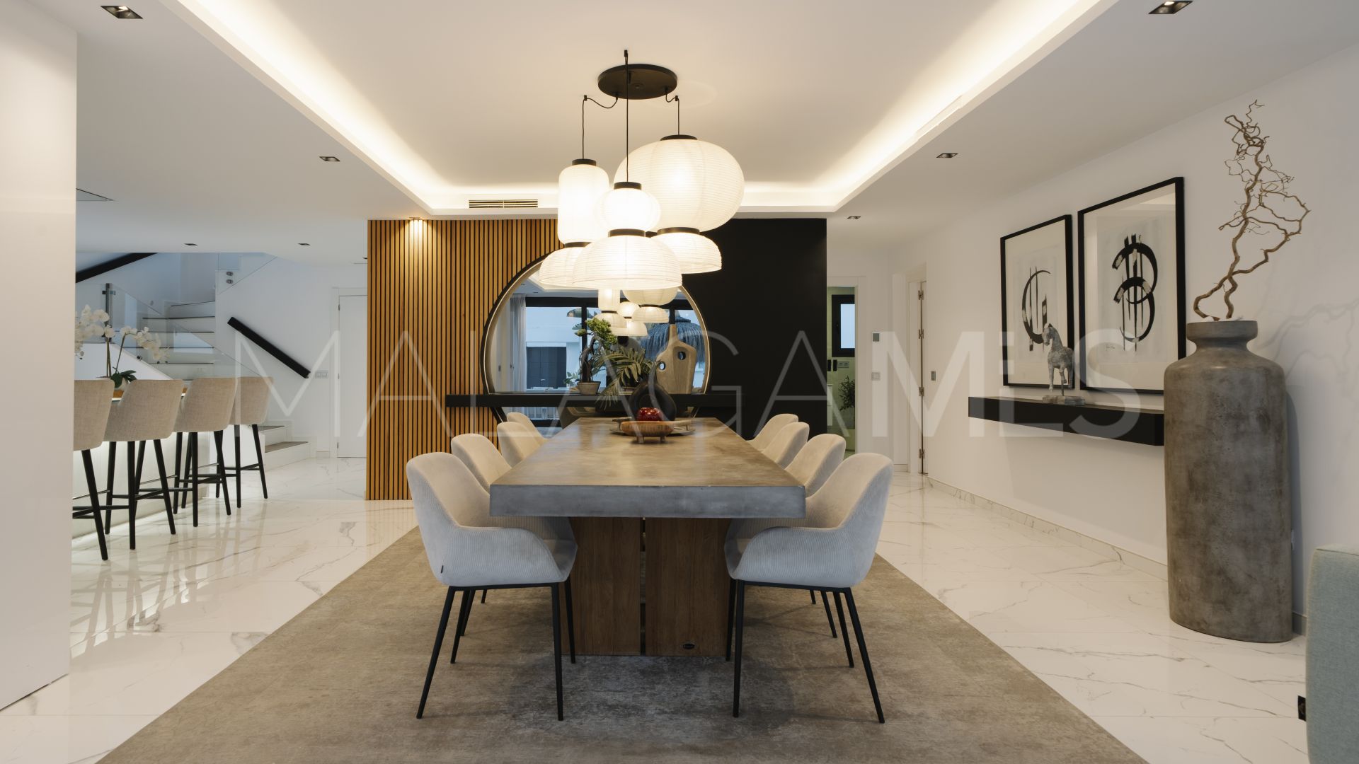 Villa for sale in Nueva Andalucia