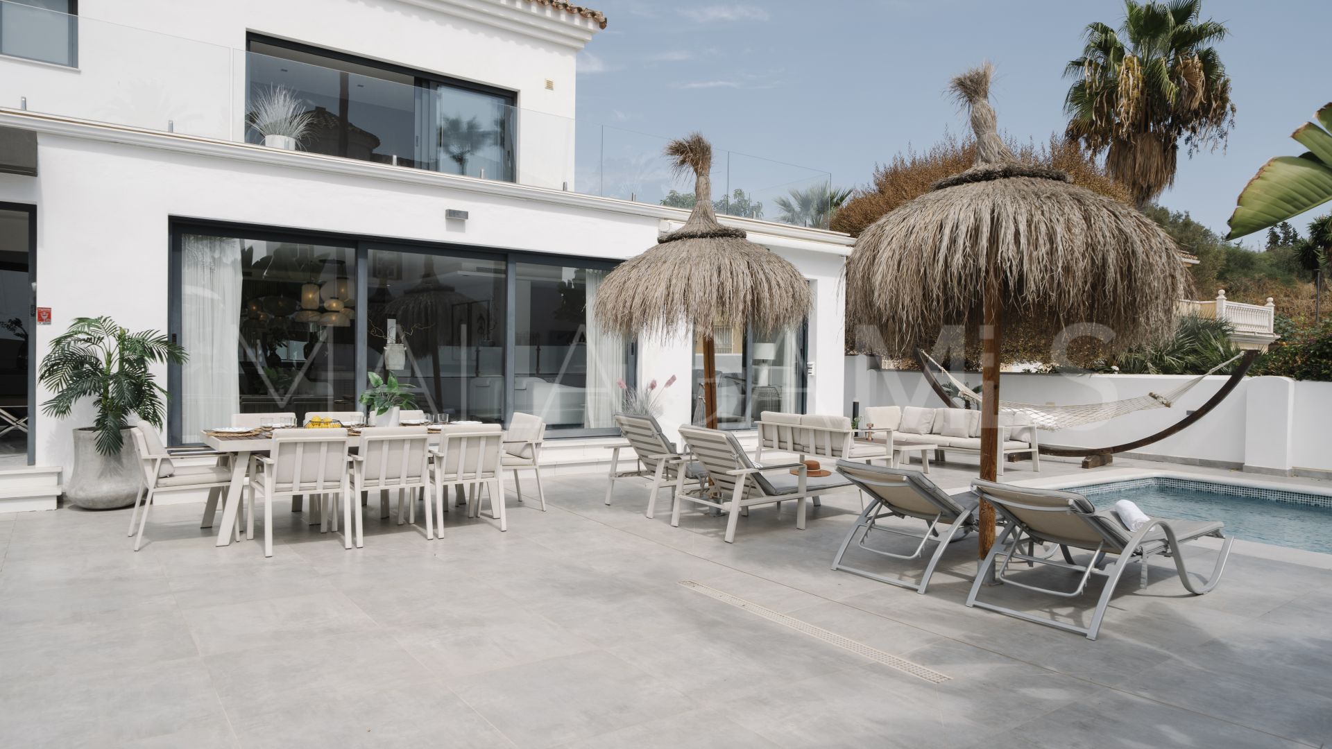 Villa for sale in Nueva Andalucia