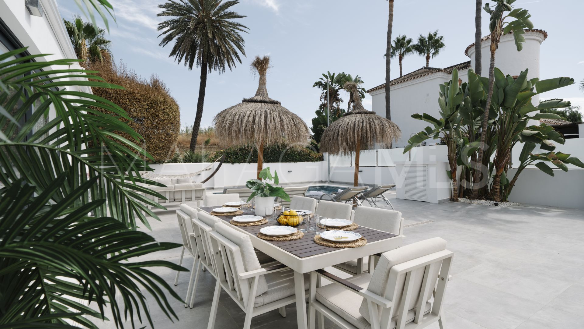 Villa for sale in Nueva Andalucia