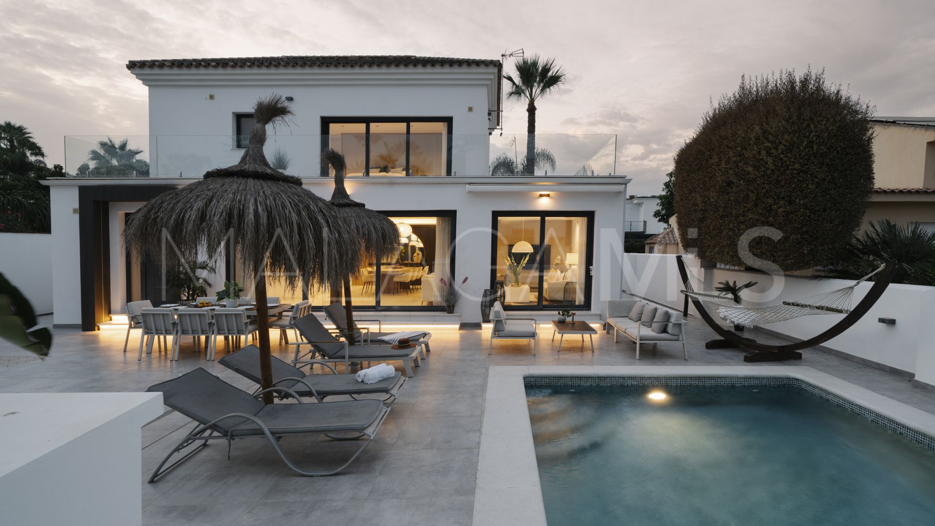 Villa for sale in Nueva Andalucia