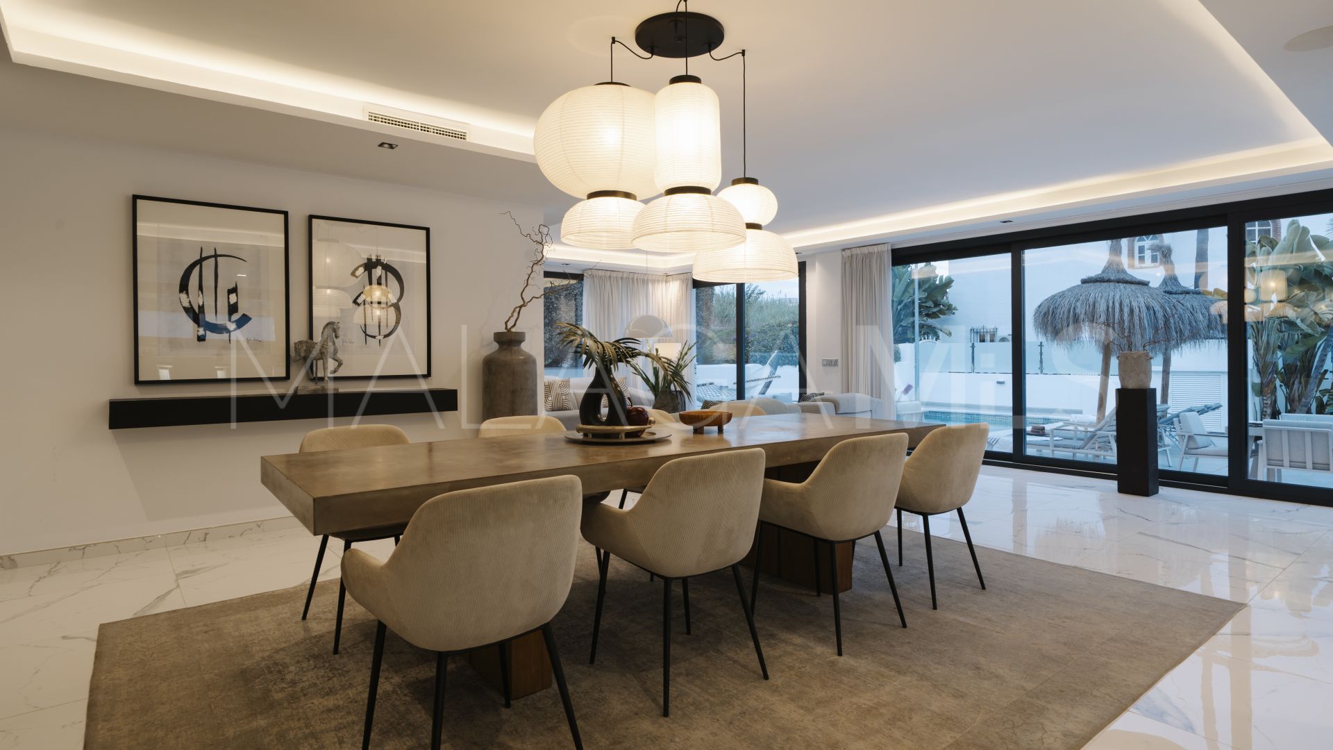 Villa for sale in Nueva Andalucia