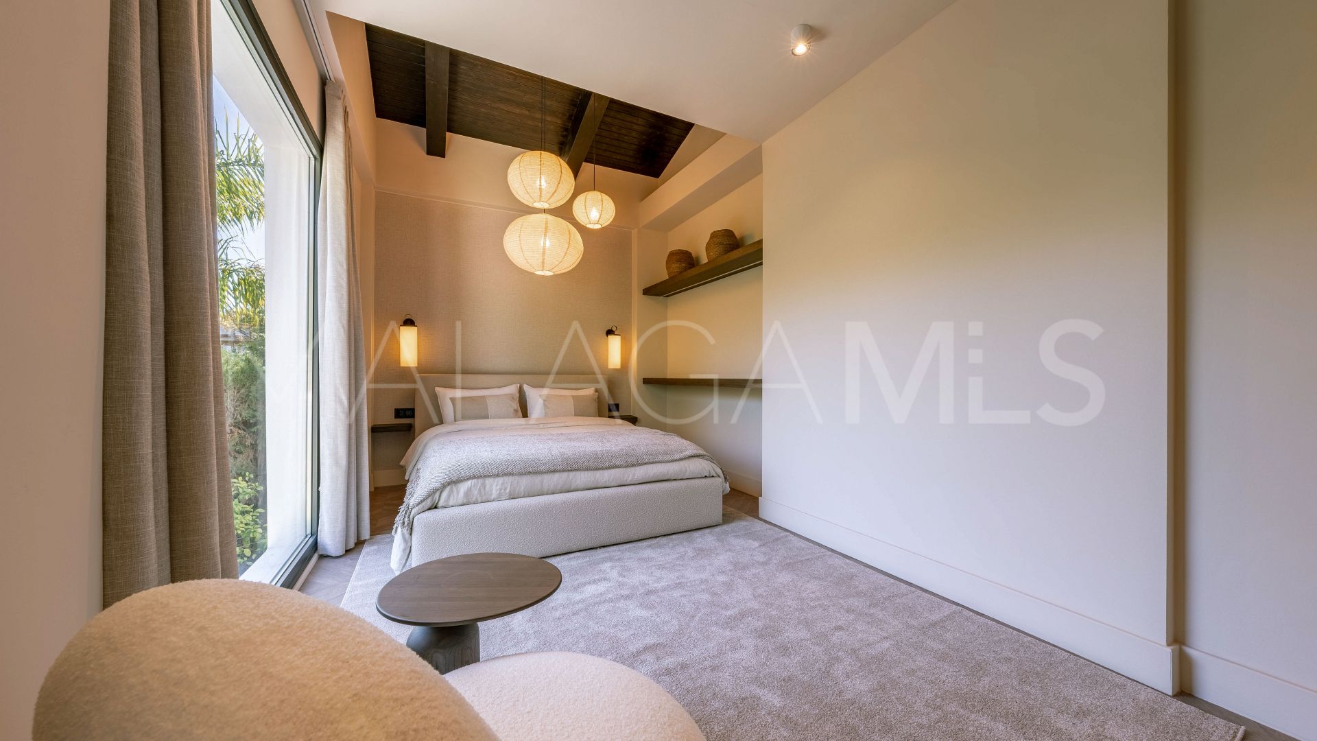 Villa for sale in Nueva Andalucia