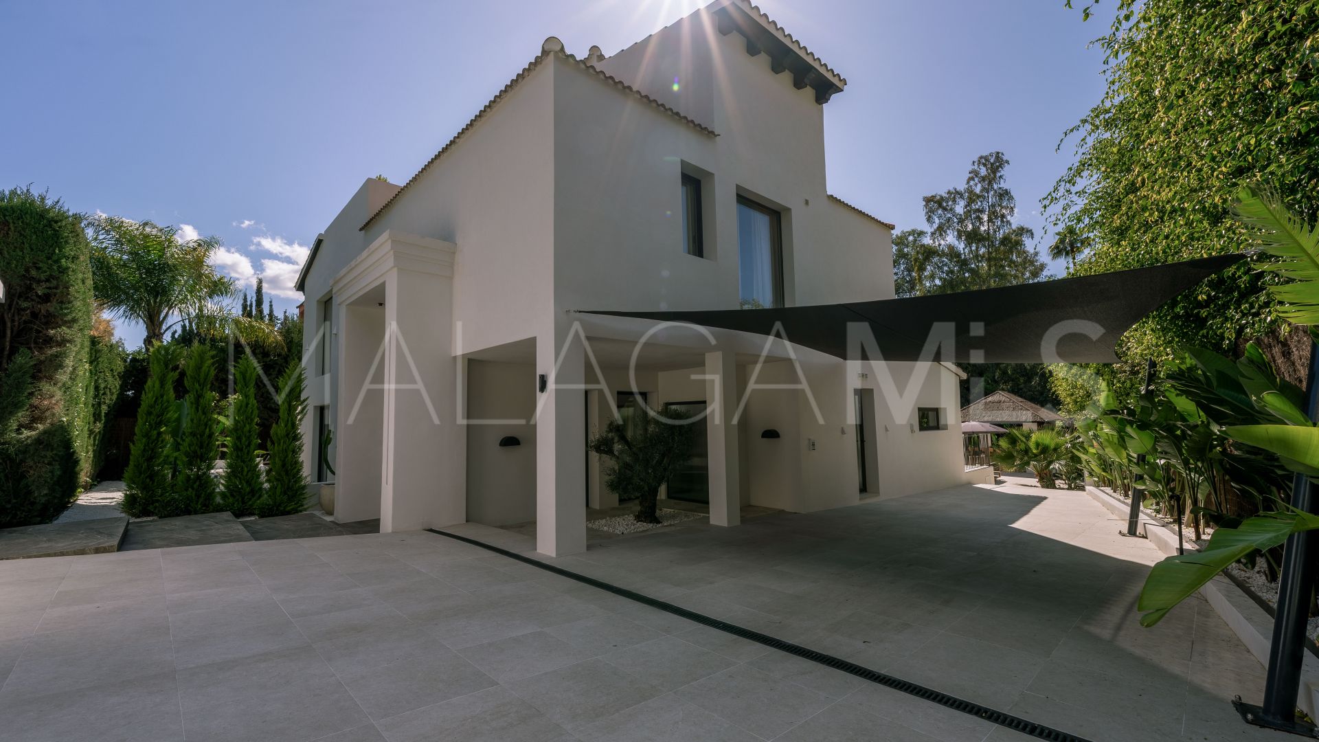Villa for sale in Nueva Andalucia