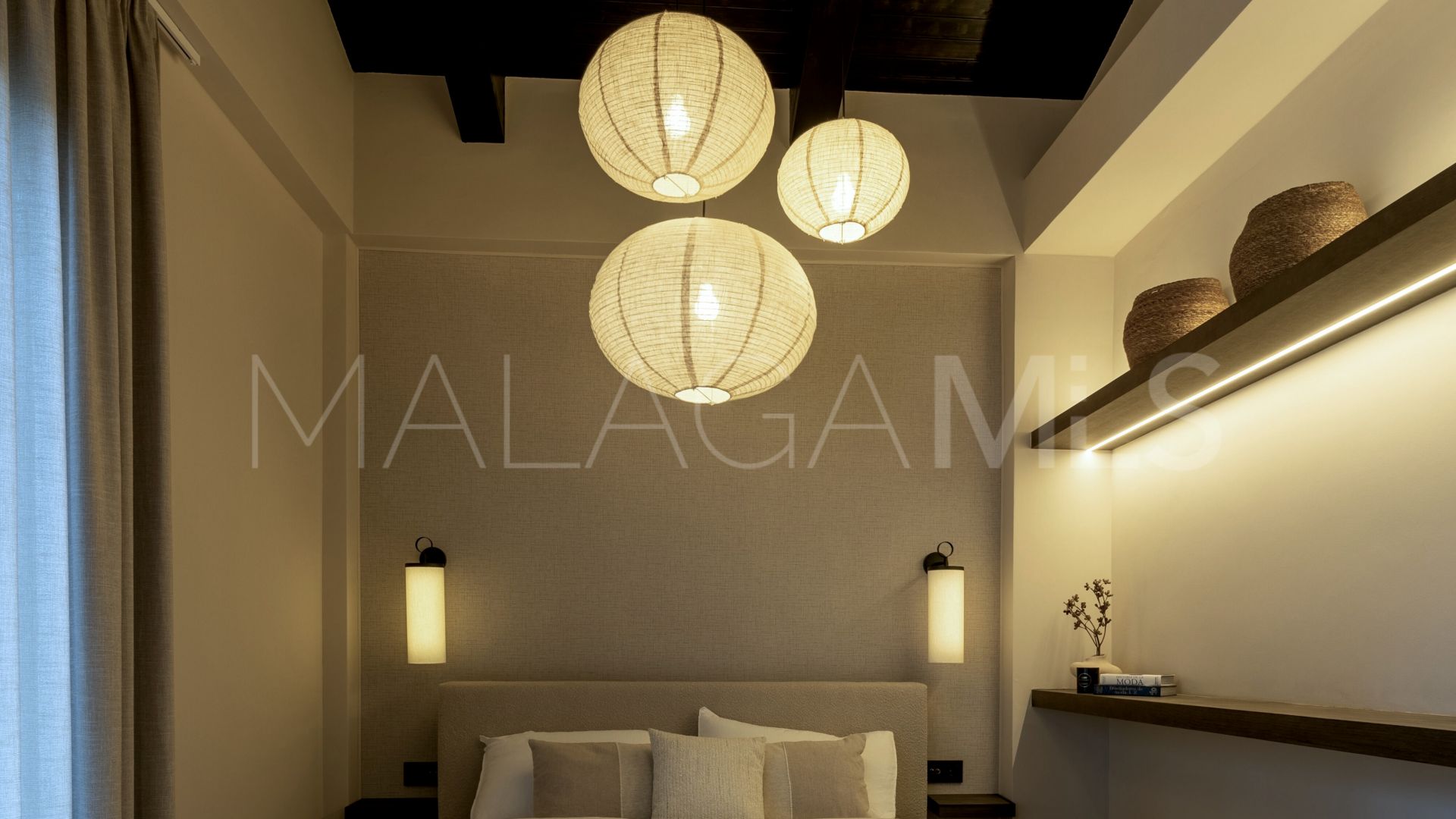 Villa for sale in Nueva Andalucia