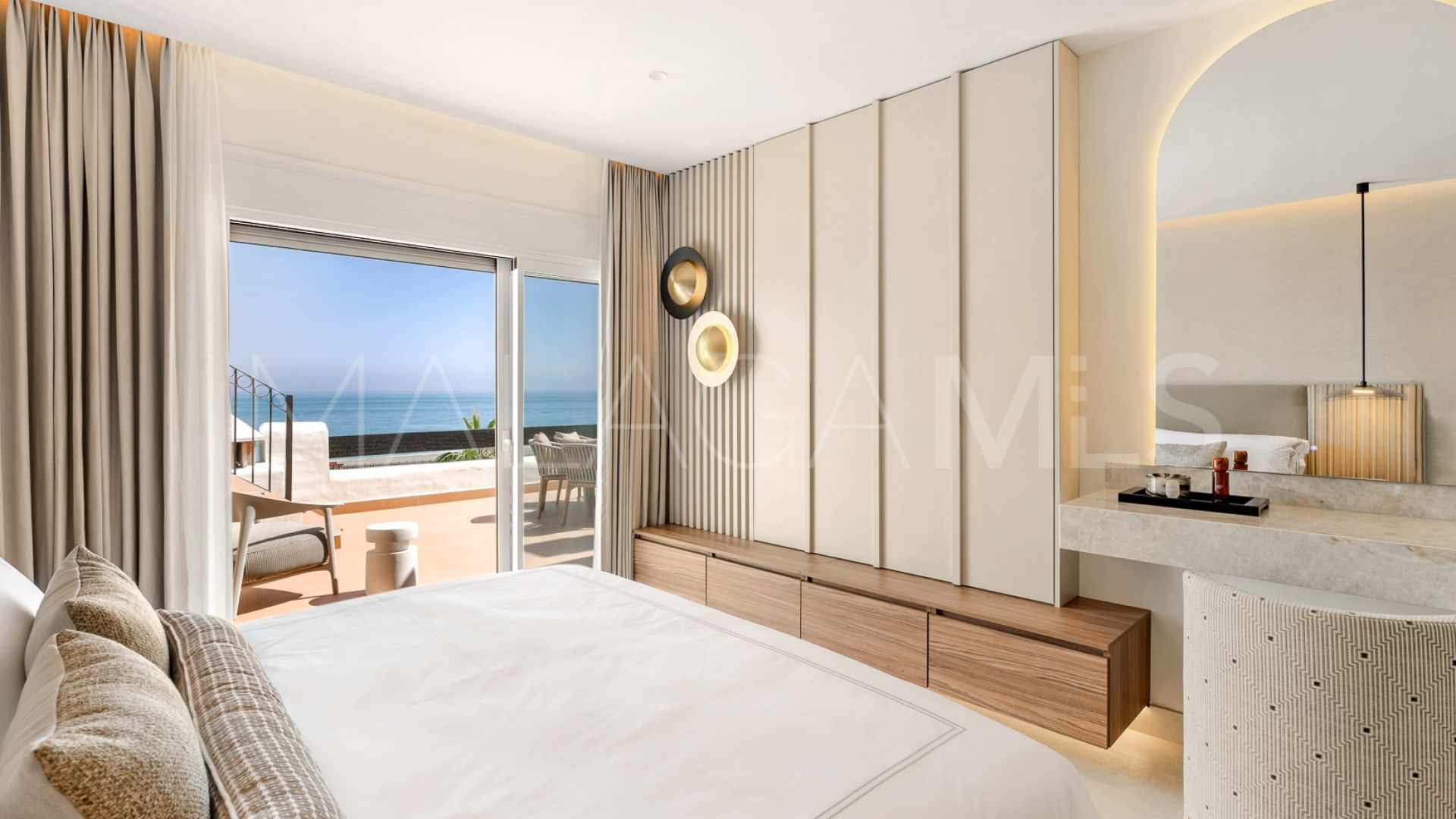 Zweistöckiges penthouse for sale in Bahía del Velerín