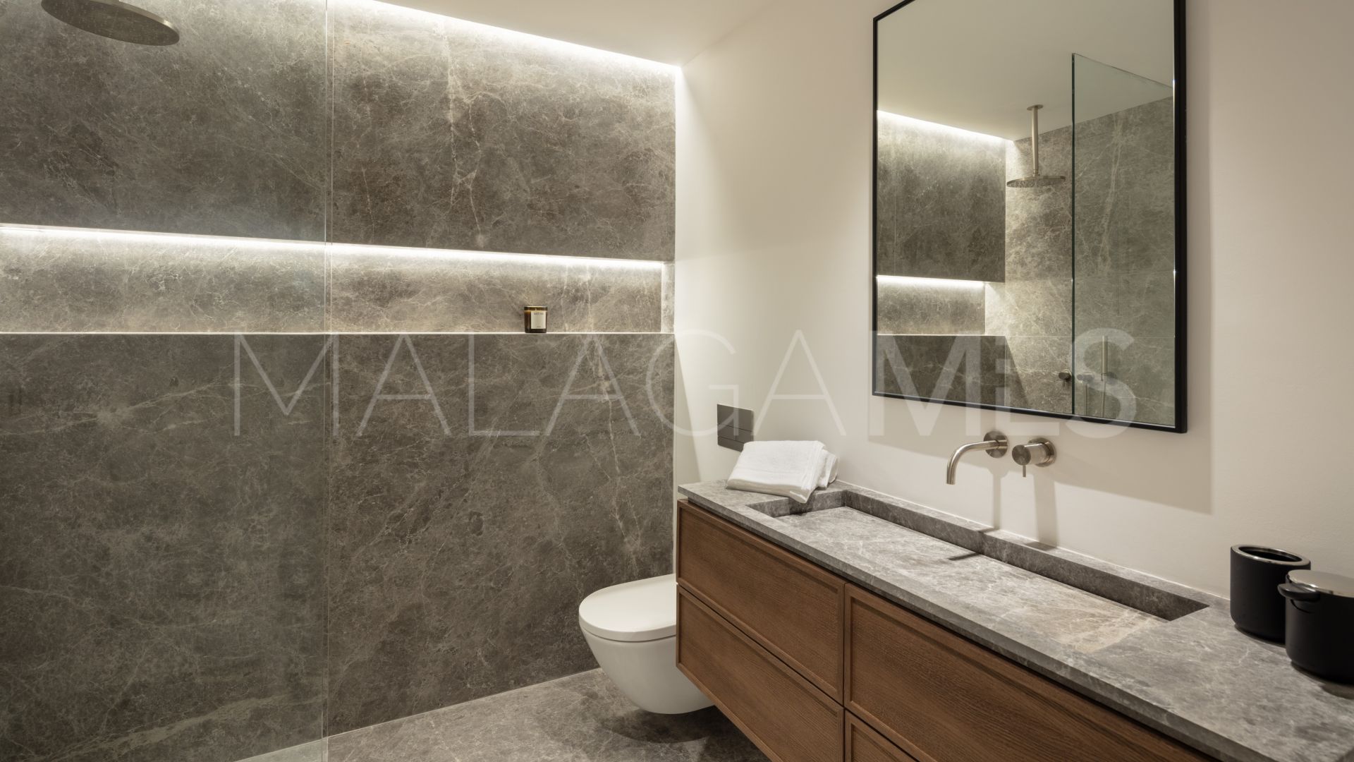 For sale Puente Romano 3 bedrooms ground floor apartment