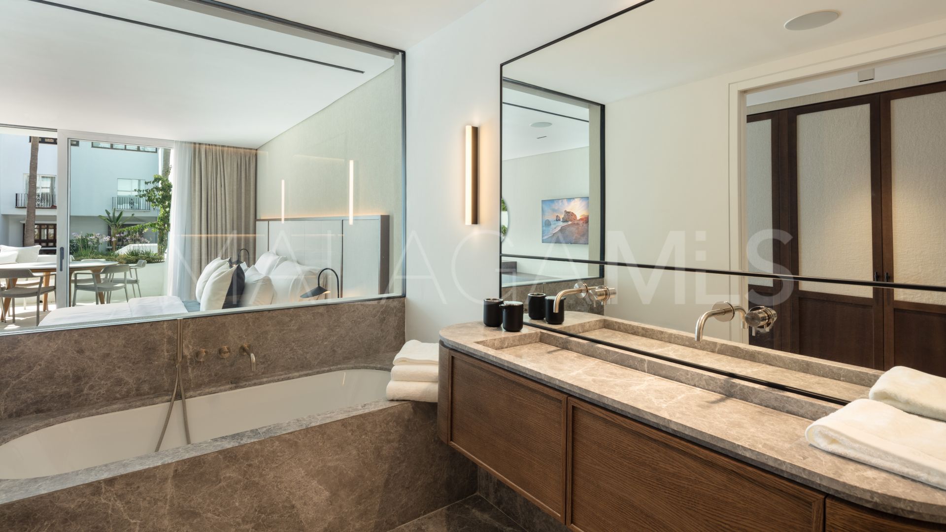 For sale Puente Romano 3 bedrooms ground floor apartment