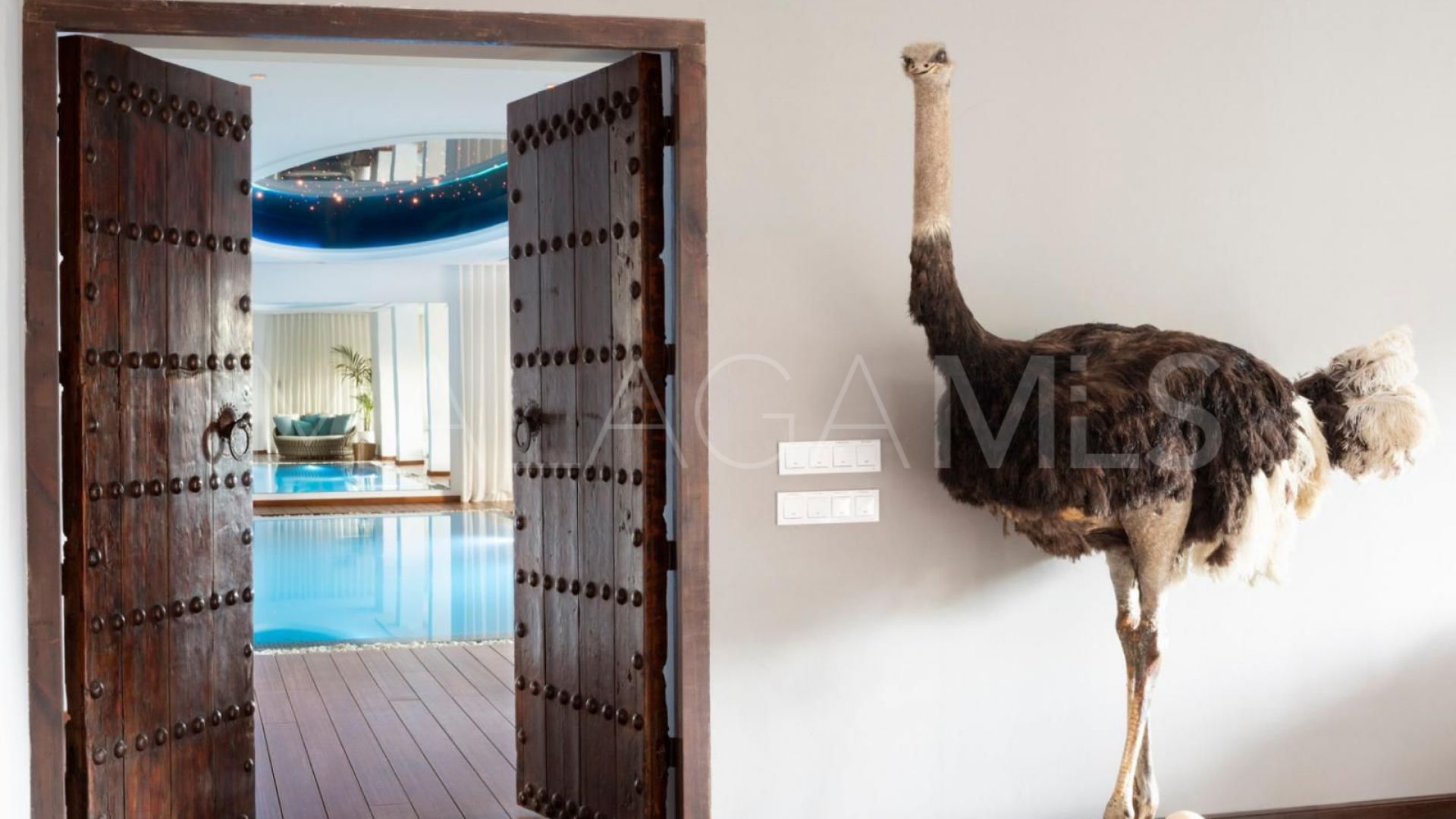 Villa for sale in Benahavis