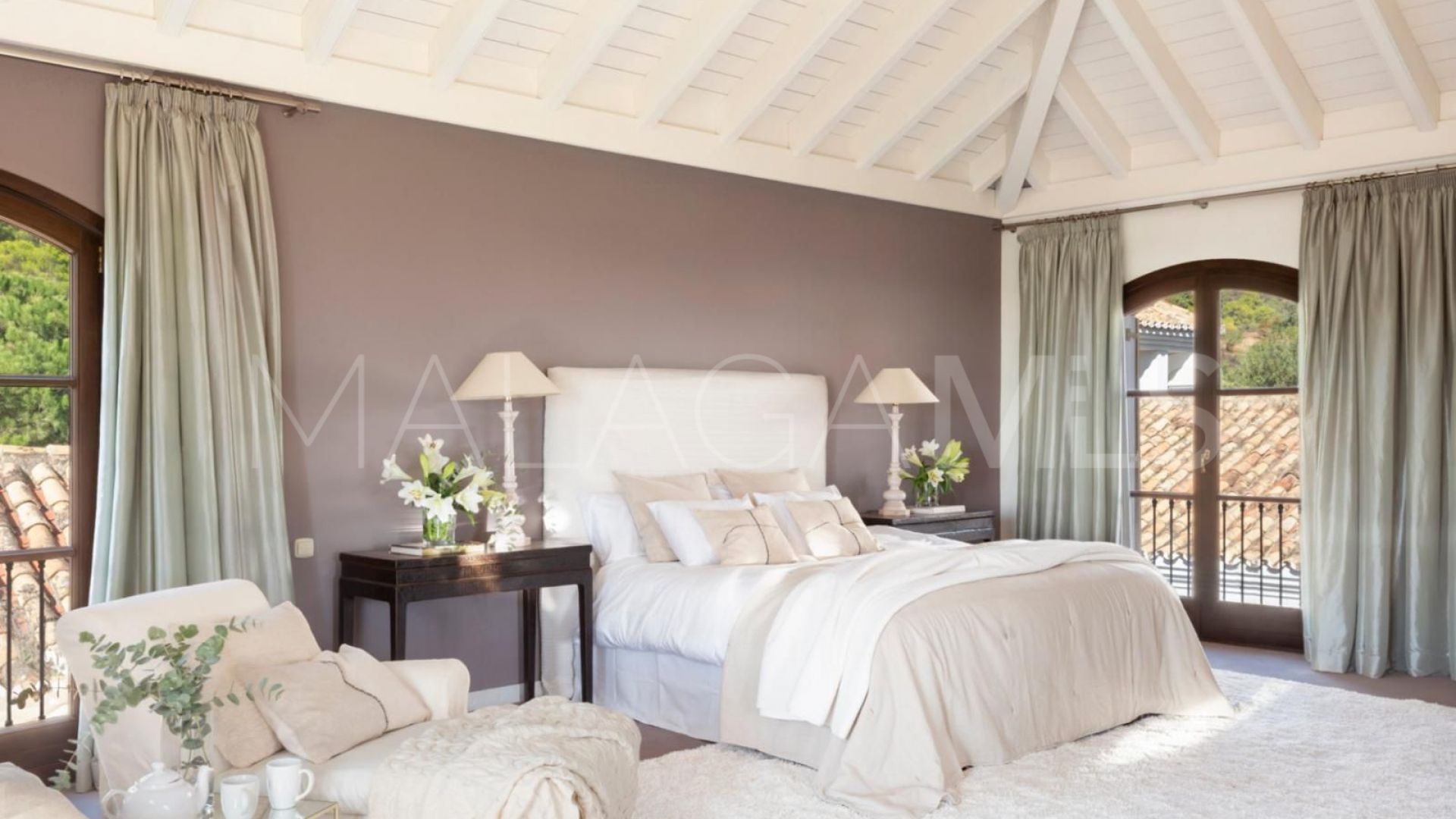 Villa for sale in Benahavis