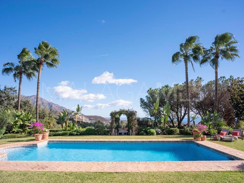 Villa for sale in Benahavis