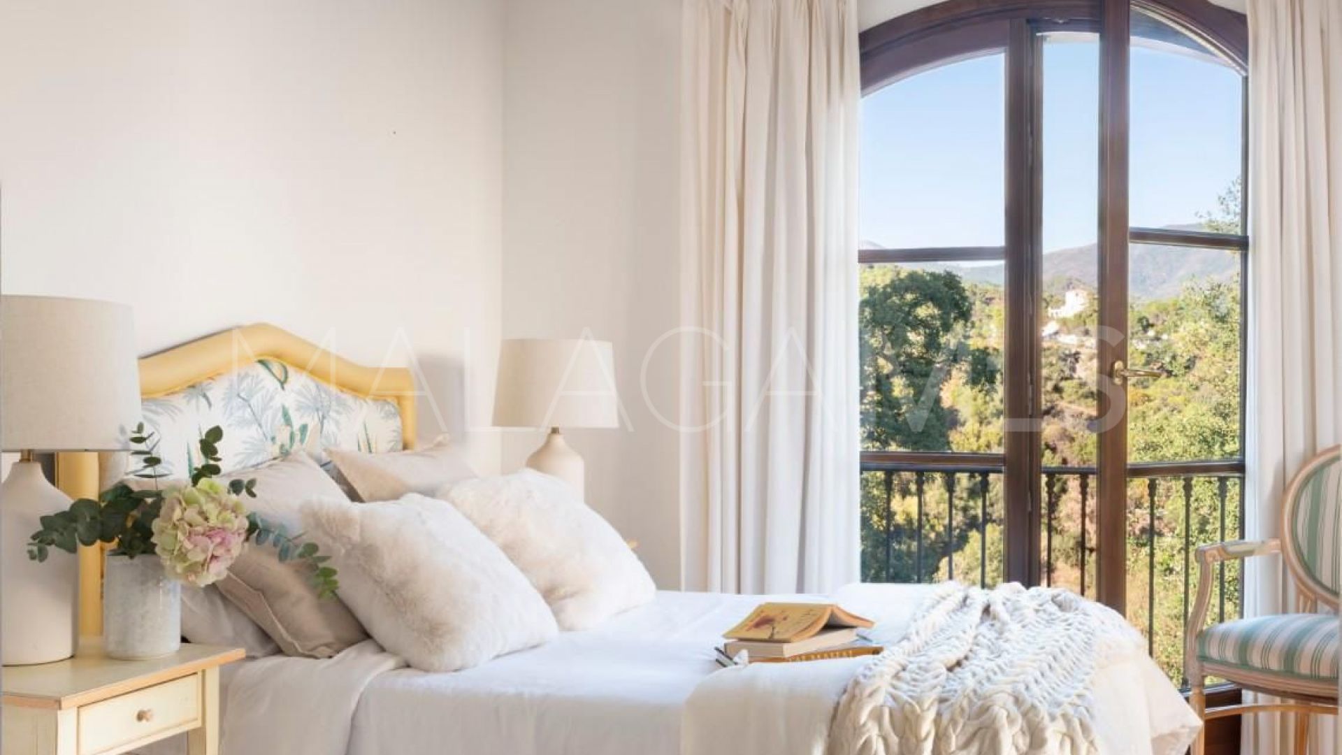 Villa for sale in Benahavis