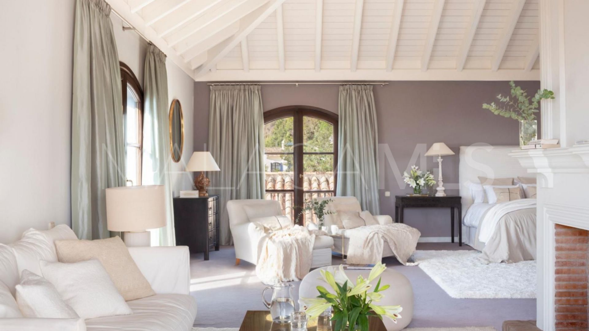 Villa for sale in Benahavis