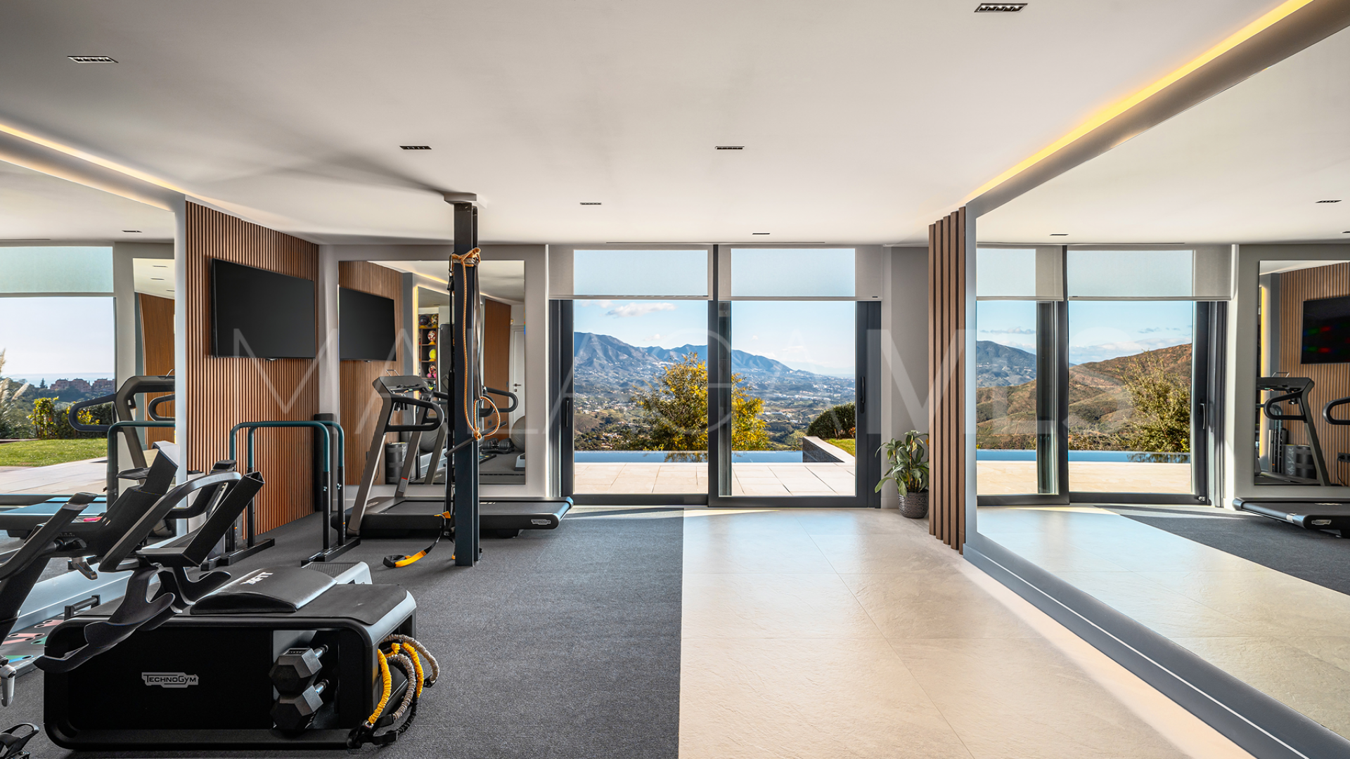 Se vende villa in La Mairena de 6 bedrooms