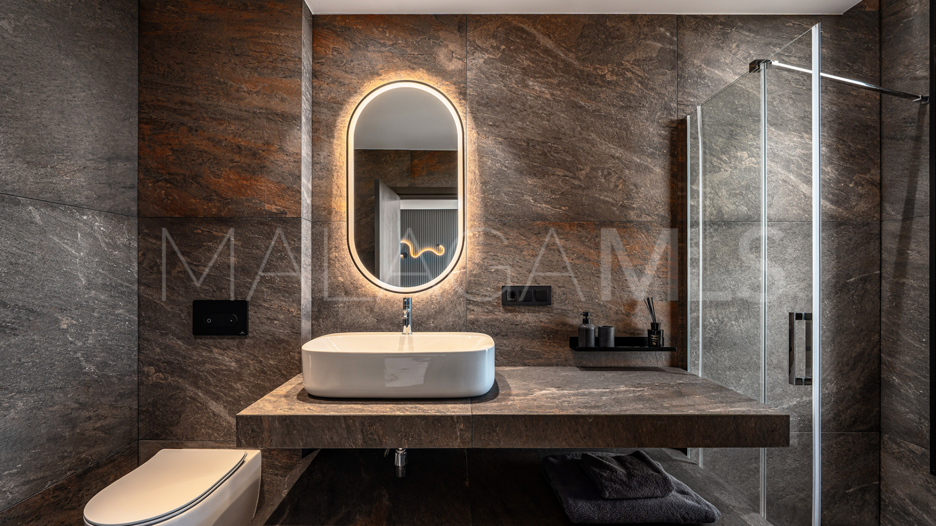 Se vende villa in La Mairena de 6 bedrooms