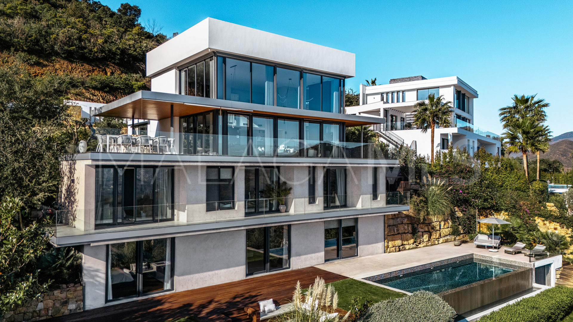 Se vende villa in La Mairena de 6 bedrooms