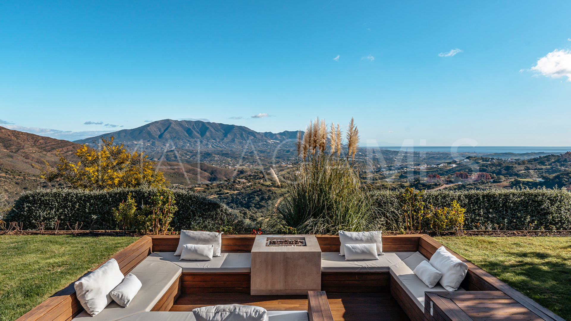 Se vende villa in La Mairena de 6 bedrooms