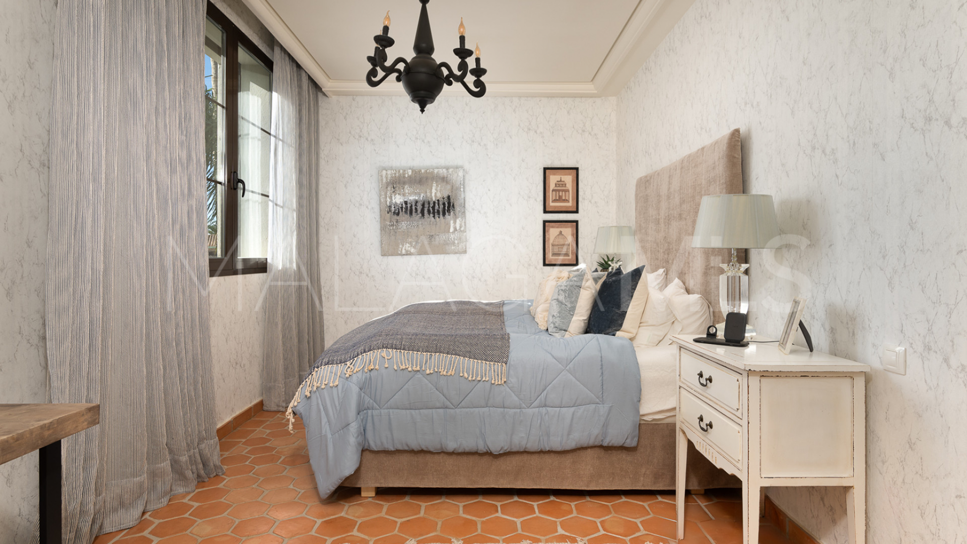 Villa for sale in Alhambra del Sol