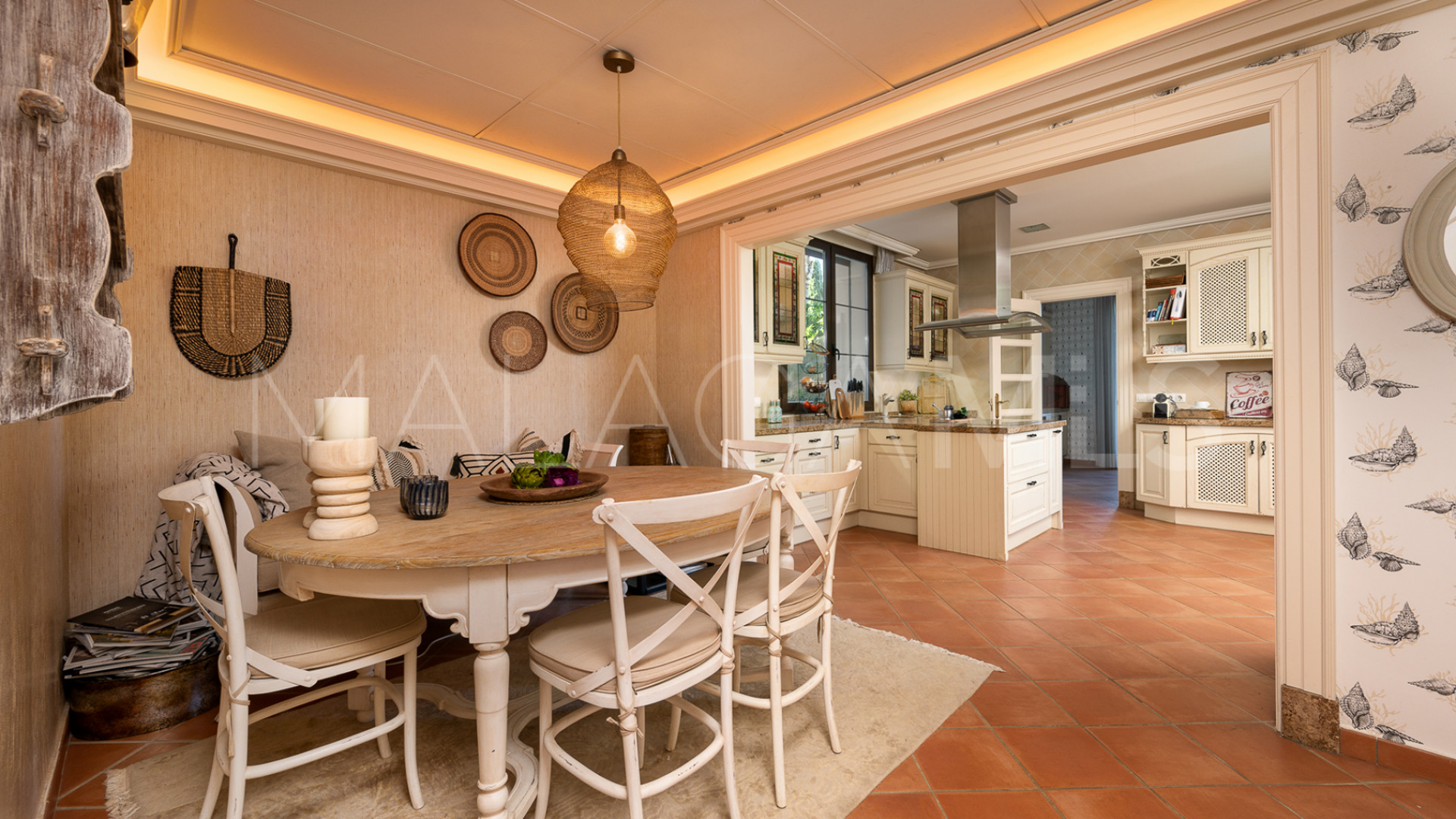 Villa for sale in Alhambra del Sol