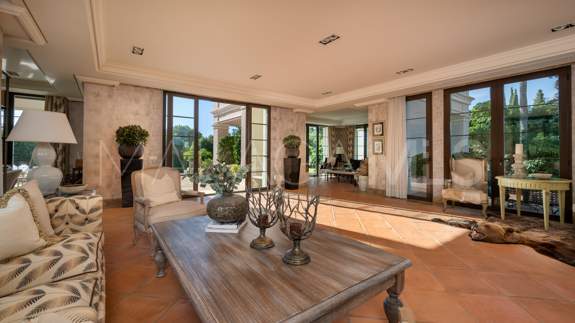 Villa for sale in Alhambra del Sol