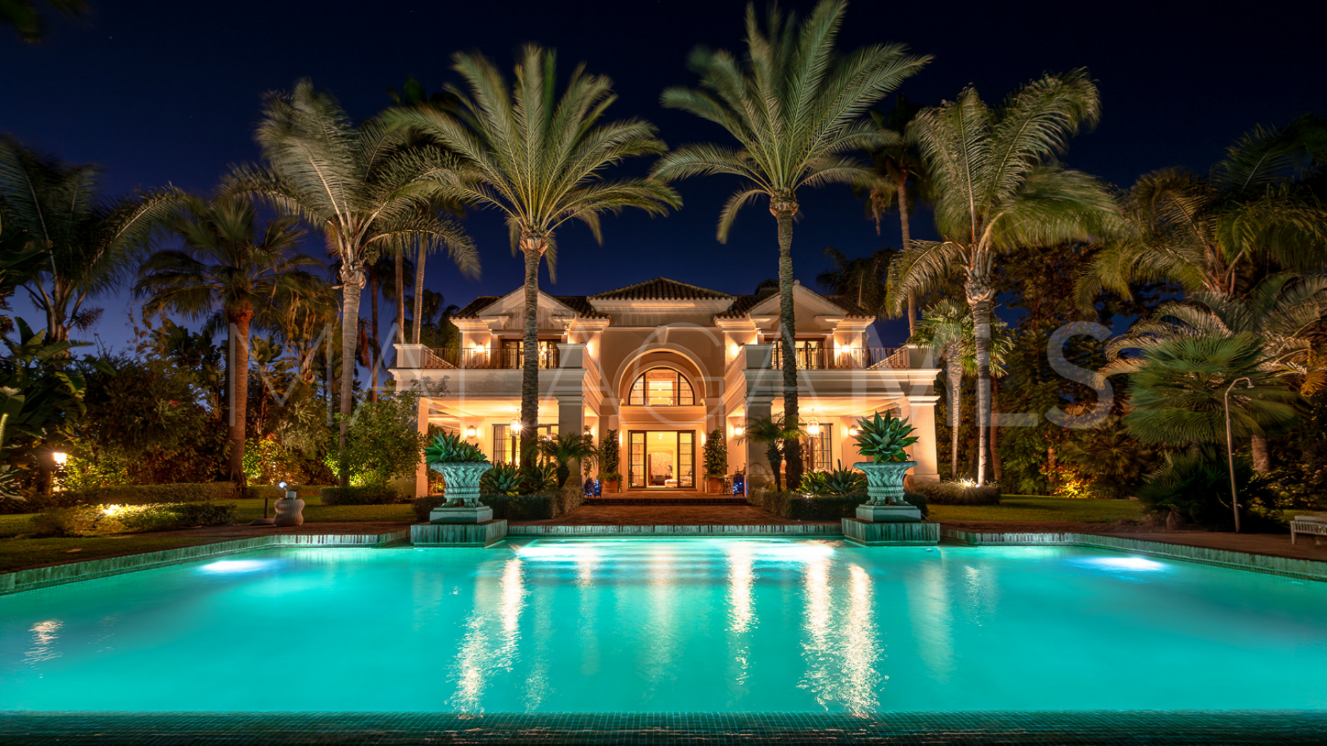 Villa for sale in Alhambra del Sol