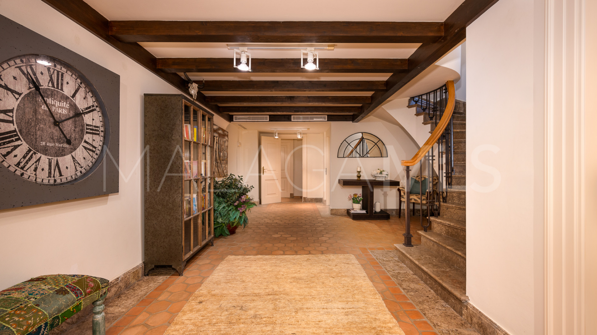 Villa for sale in Alhambra del Sol