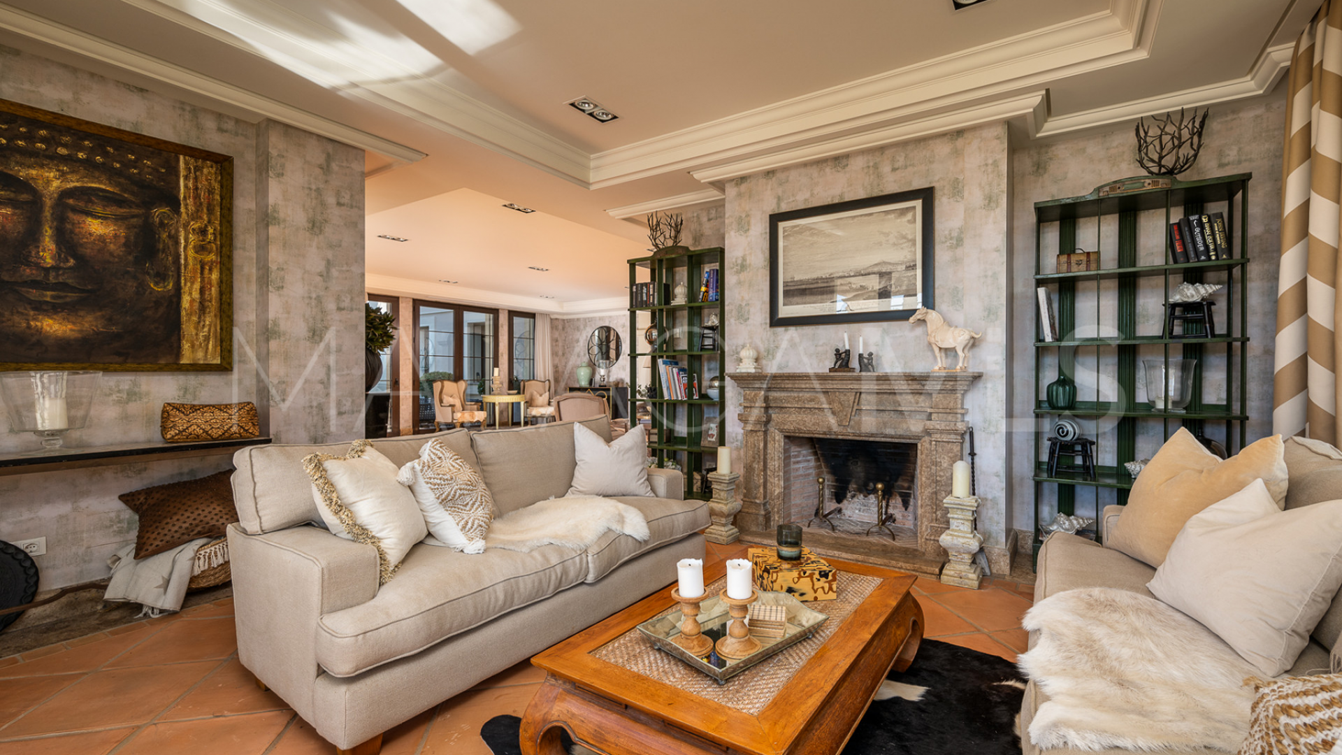 Villa for sale in Alhambra del Sol