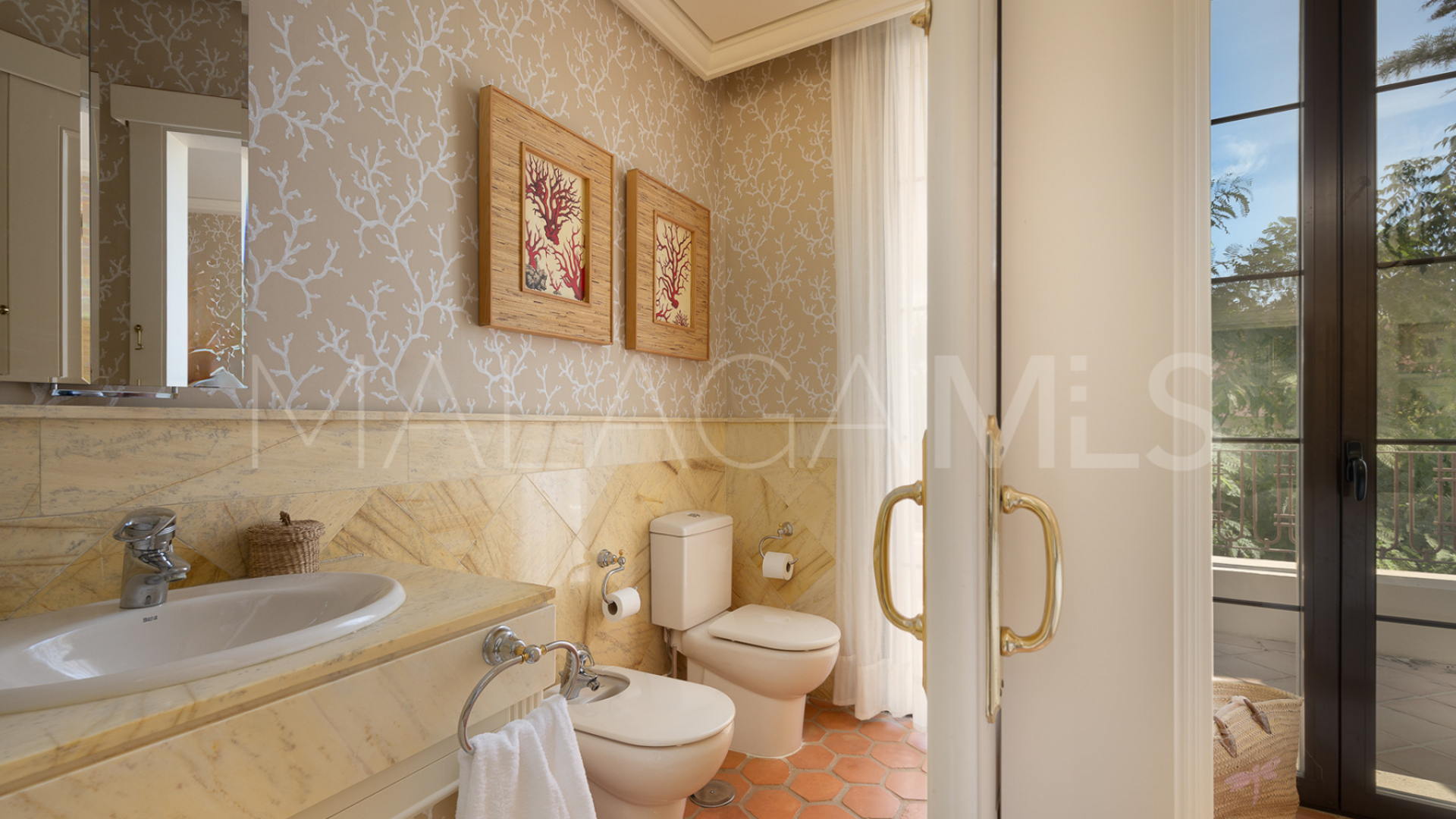 Villa for sale in Alhambra del Sol