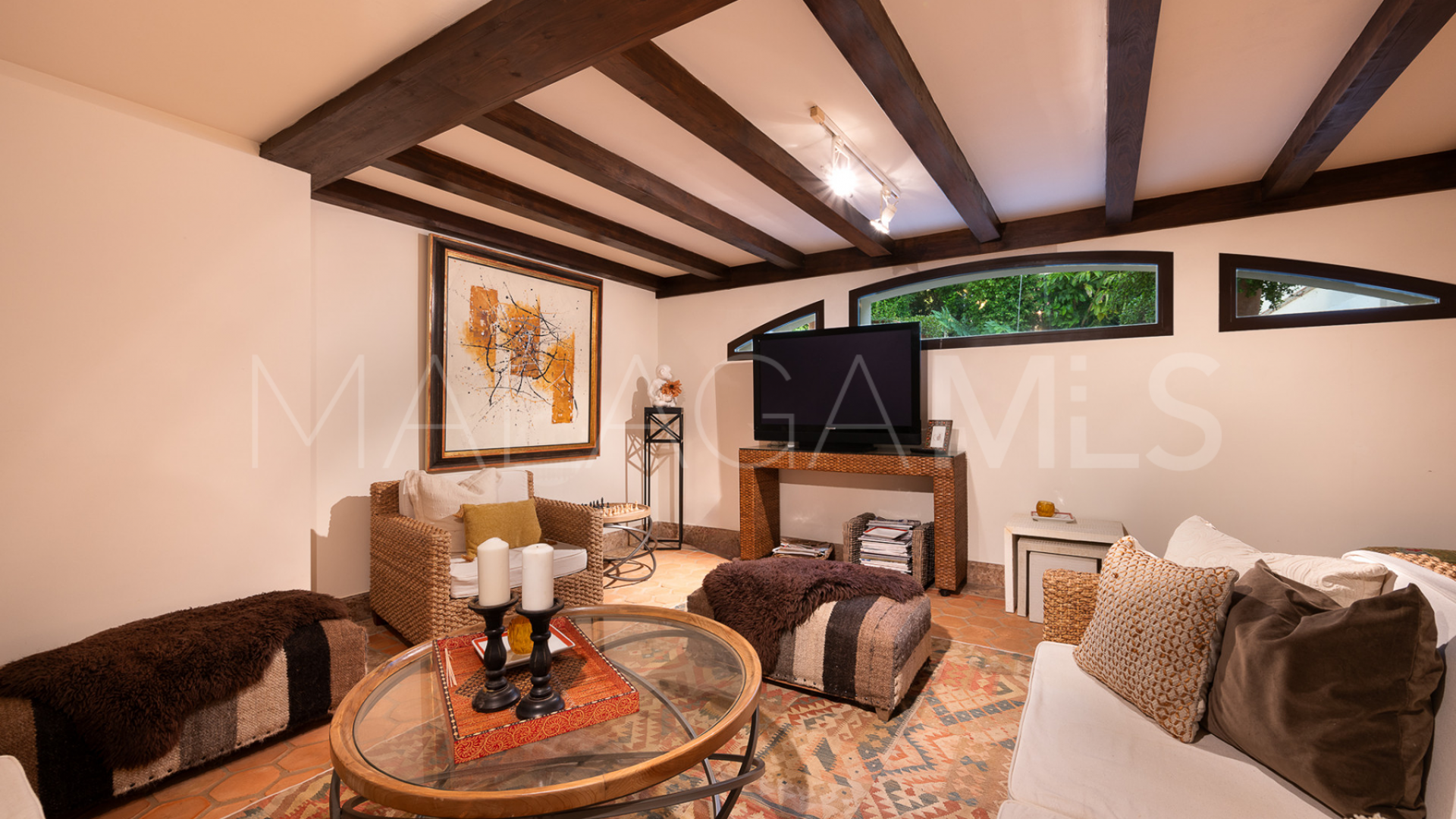 Villa for sale in Alhambra del Sol