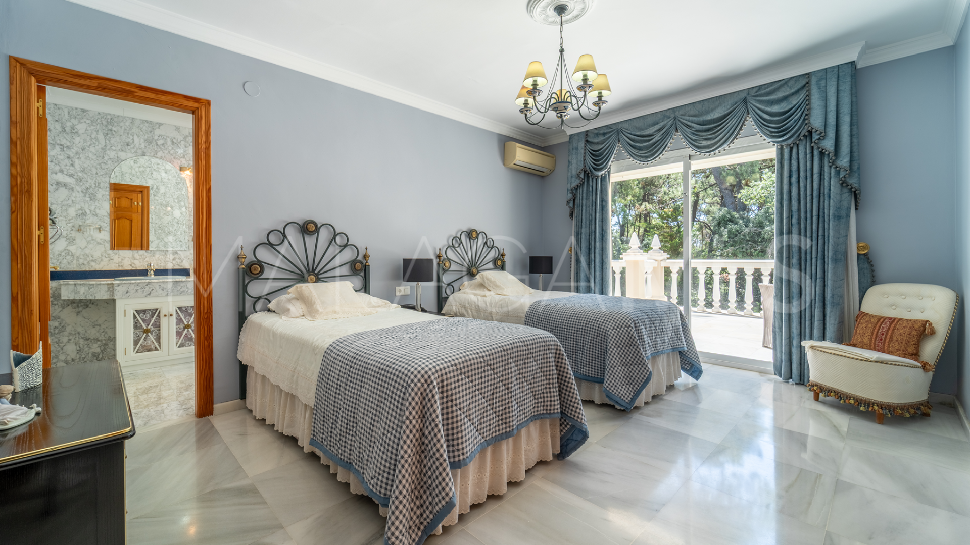 Villa for sale in El Presidente