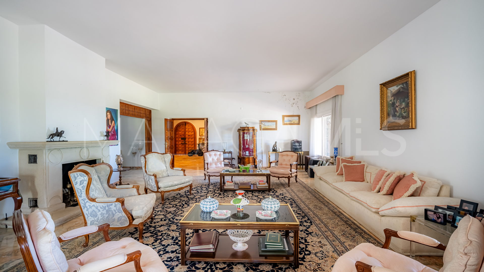 Villa for sale in Cascada de Camojan