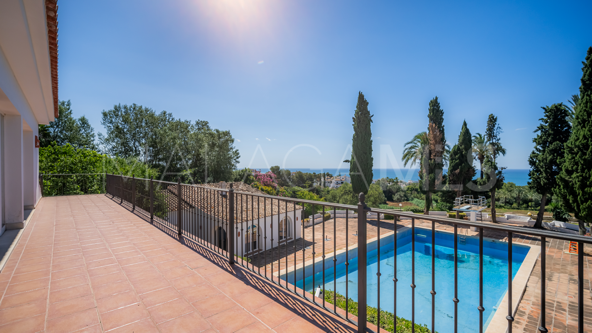 Villa for sale in Cascada de Camojan