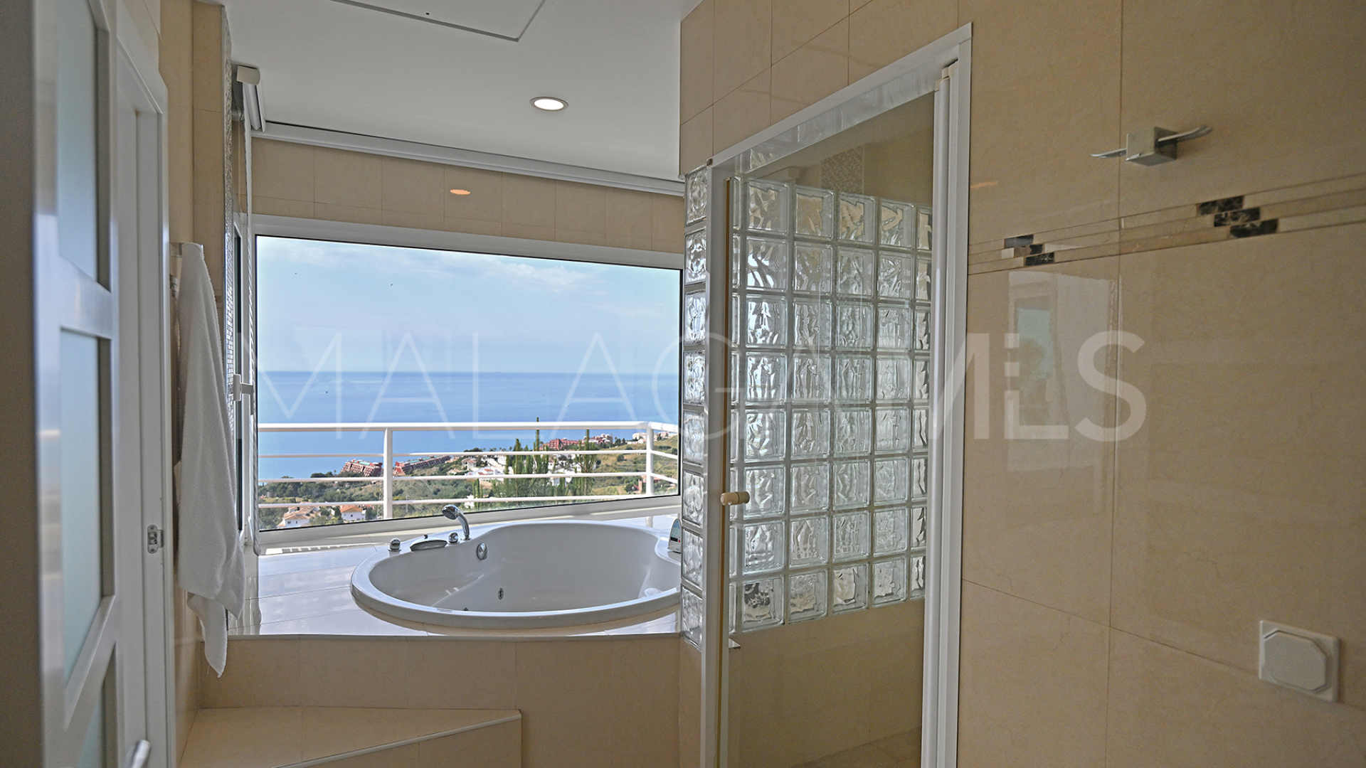 Villa for sale in Benalmadena Centro