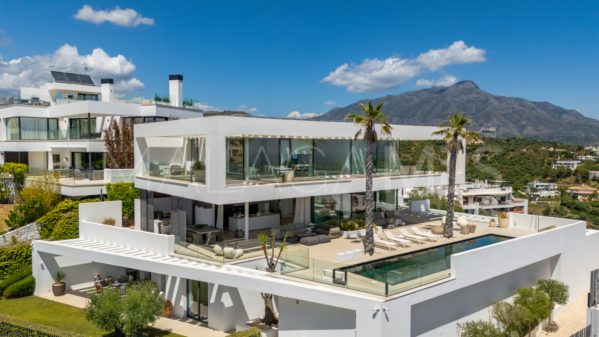 El Herrojo villa for sale
