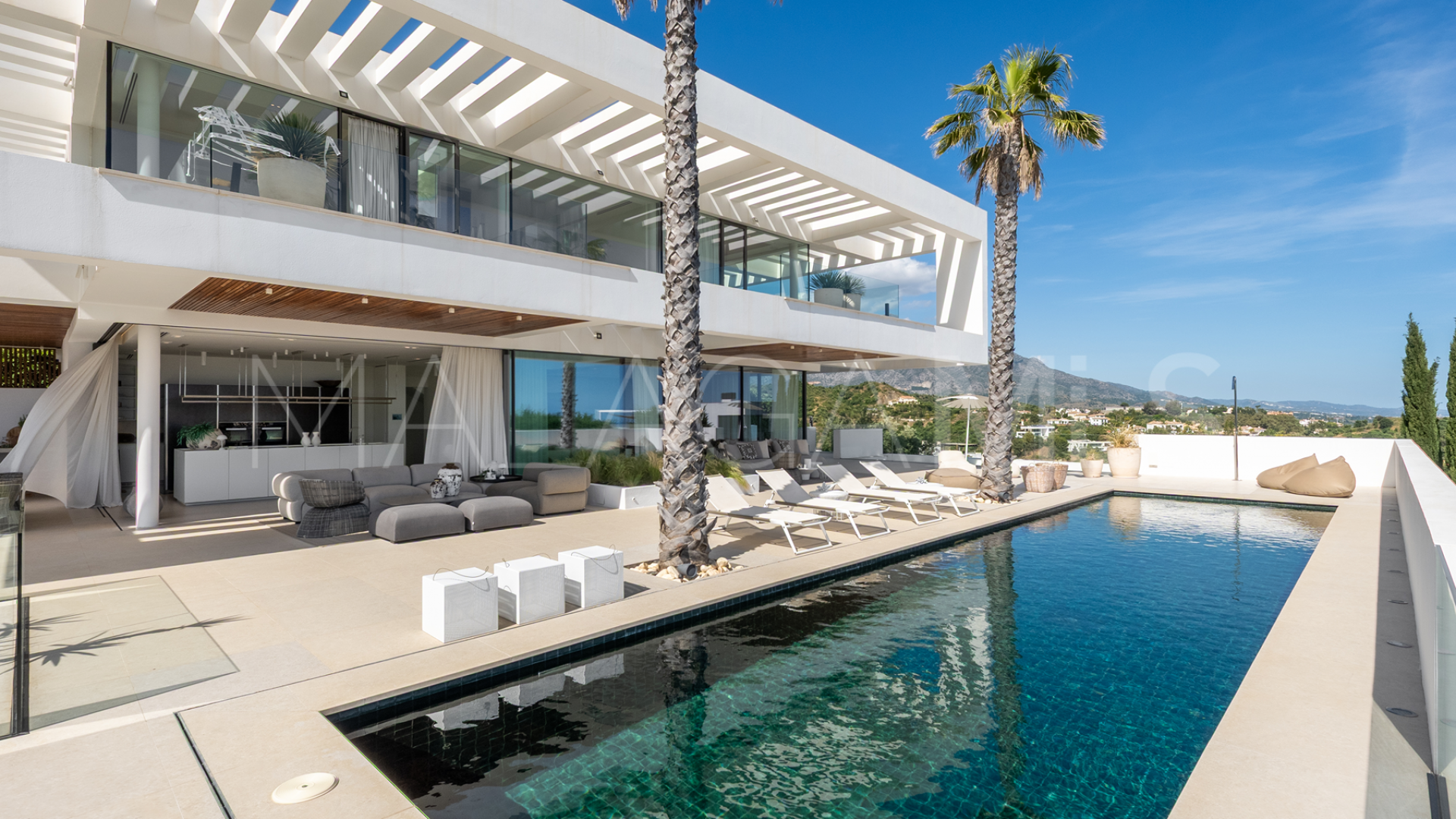 El Herrojo villa for sale