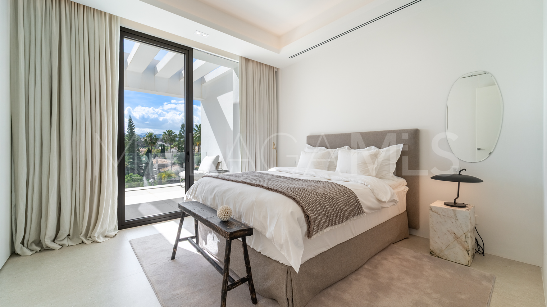 El Herrojo villa for sale