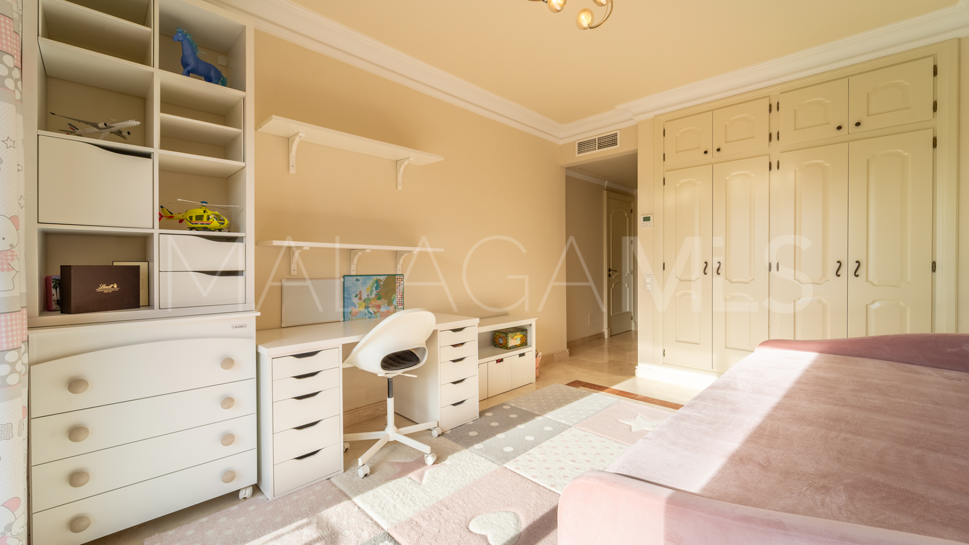 Nueva Atalaya 4 bedrooms villa for sale