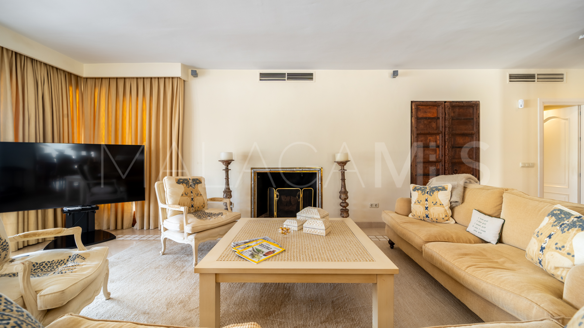 Villa for sale in Las Brisas del Golf