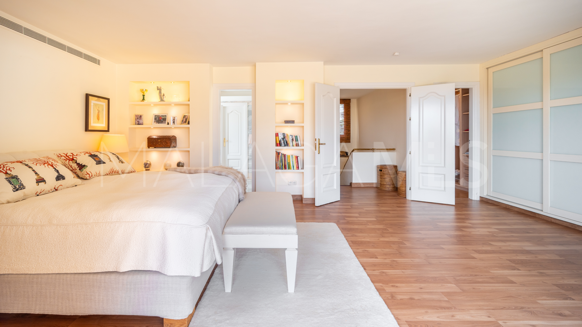 Villa for sale in Las Brisas del Golf